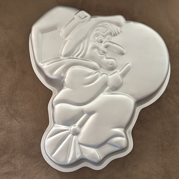 Wilton *VINTAGE* High Flyin' Witch Cake Bake & Decorate Party Pan - Picture 7 of 12